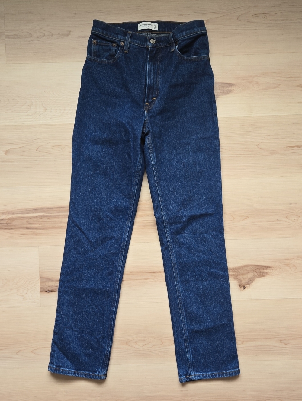Abercrombie The 90s Straight Ultra High Rise, Size 26/2R
